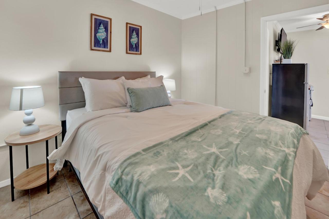 Sea Foam Suites Lower Grand Lagoon Exteriör bild